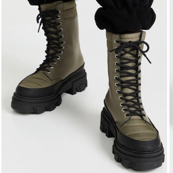 Genni Olive green color boot Size 41